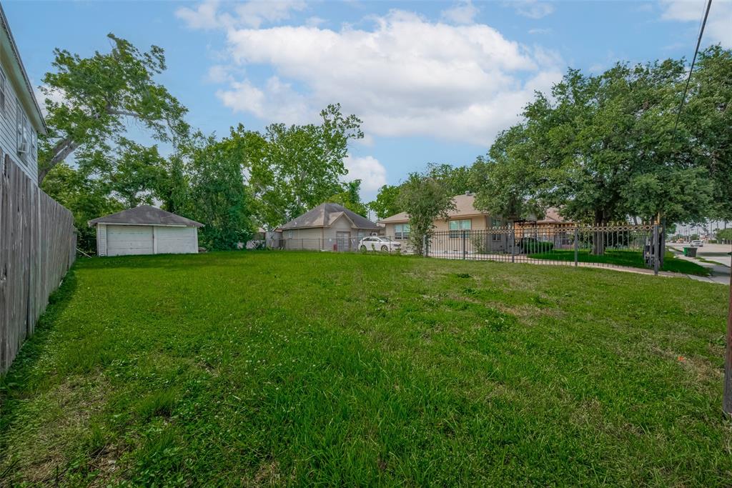 1611 Airline Drive, Houston, Texas image 3