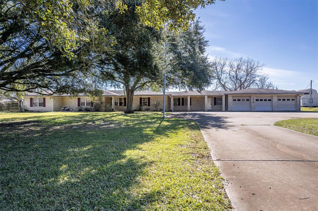 1510 E Archer Road, Baytown, Texas image 1