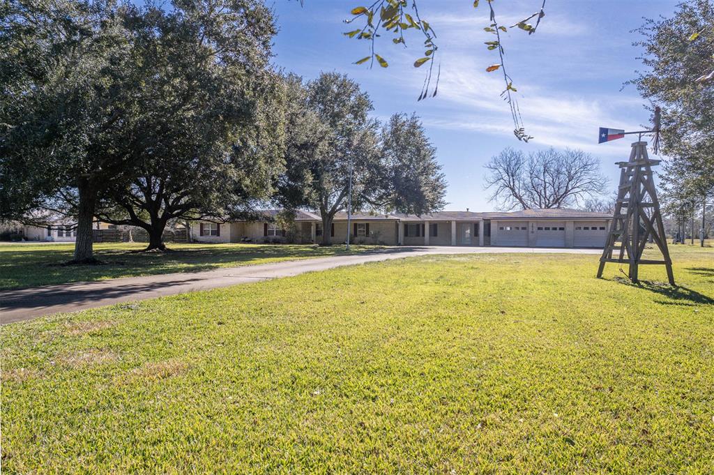 1510 E Archer Road, Baytown, Texas image 4