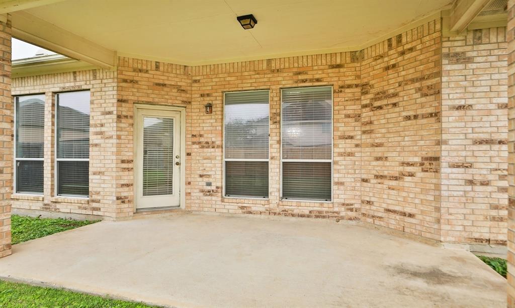 3904 Travis Lake Court, Pearland, Texas image 33