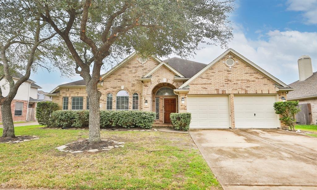 3904 Travis Lake Court, Pearland, Texas image 4