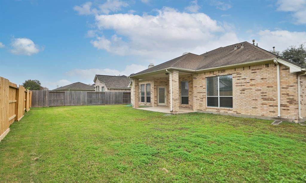 3904 Travis Lake Court, Pearland, Texas image 37