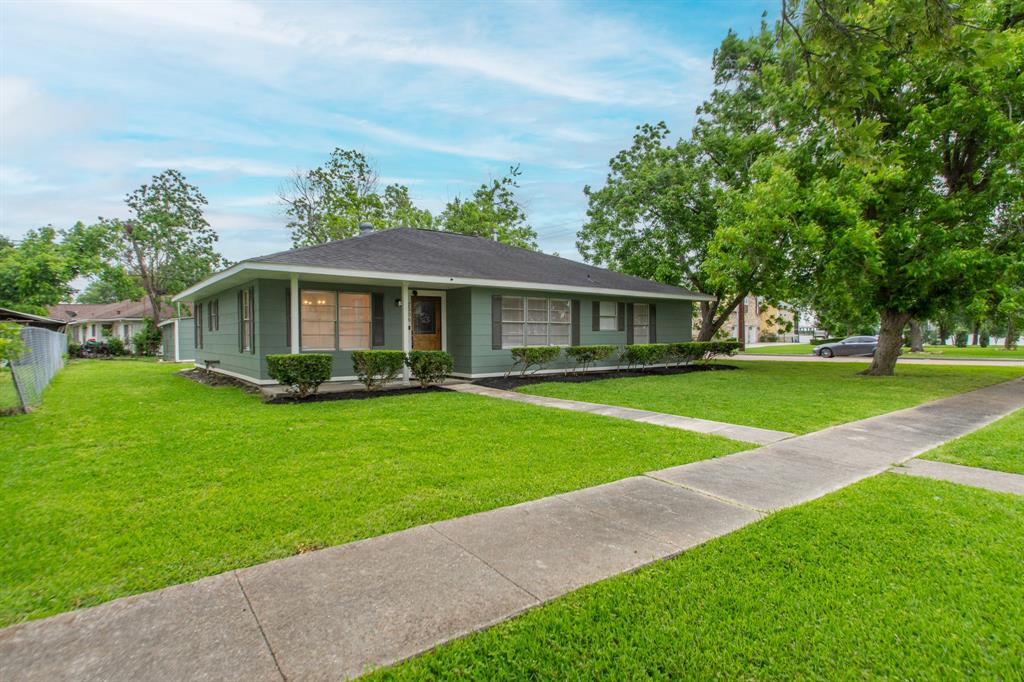 2306 Florida Street, Baytown, Texas image 2