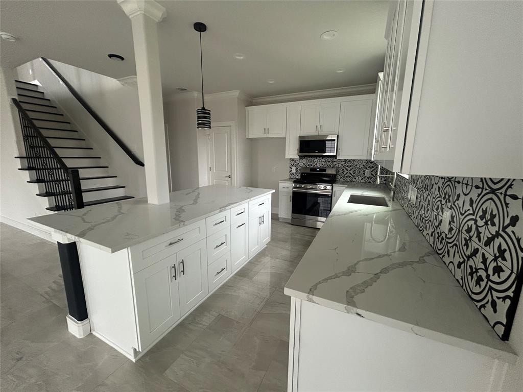 1215 6th Street