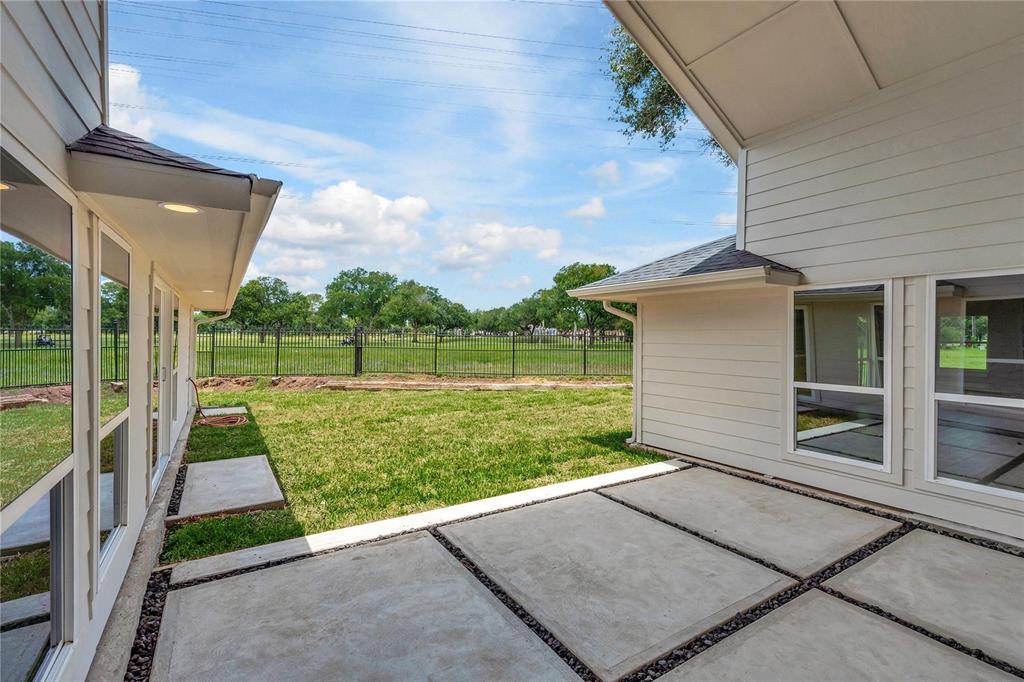 2702 Fairway Drive, Sugar Land, Texas image 38