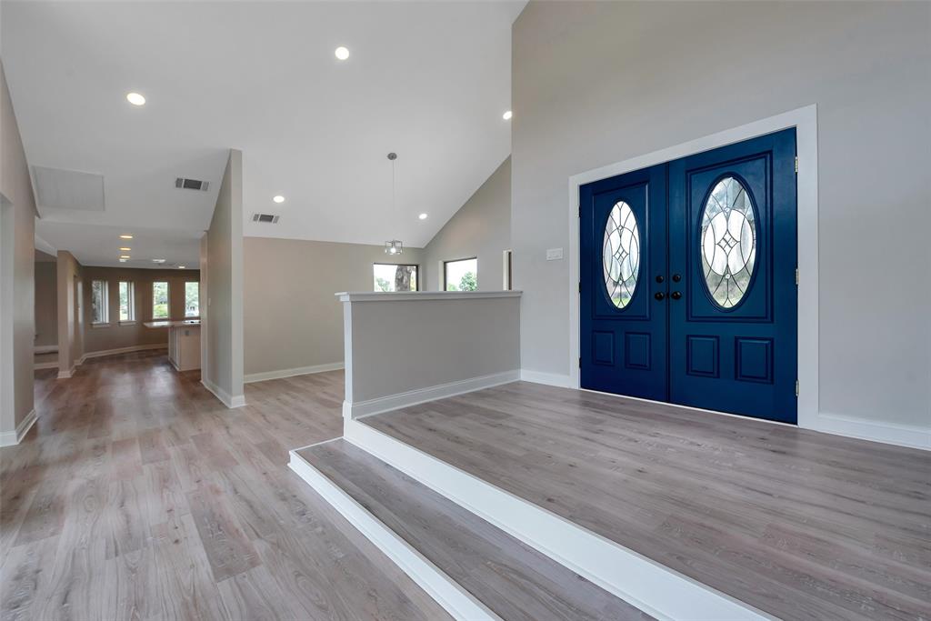 2702 Fairway Drive, Sugar Land, Texas image 5
