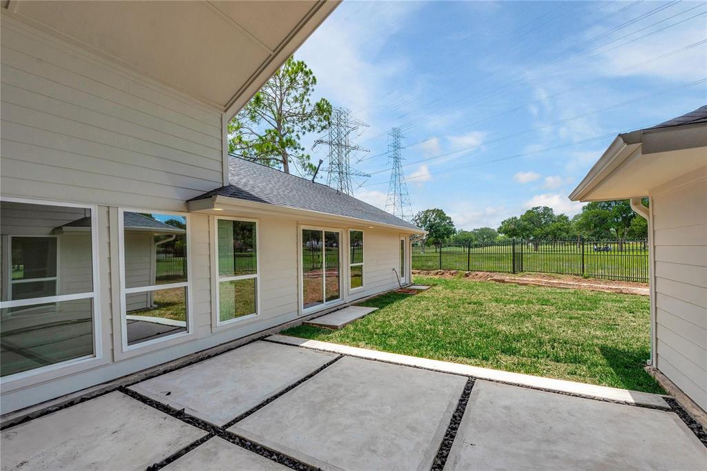 2702 Fairway Drive, Sugar Land, Texas image 37