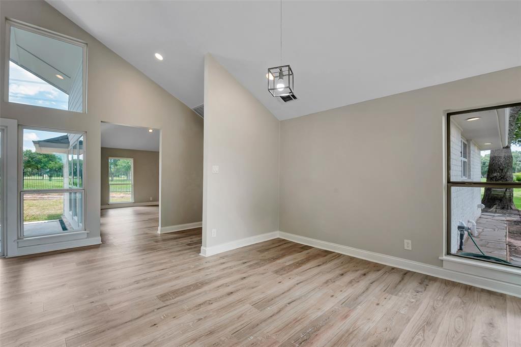 2702 Fairway Drive, Sugar Land, Texas image 8