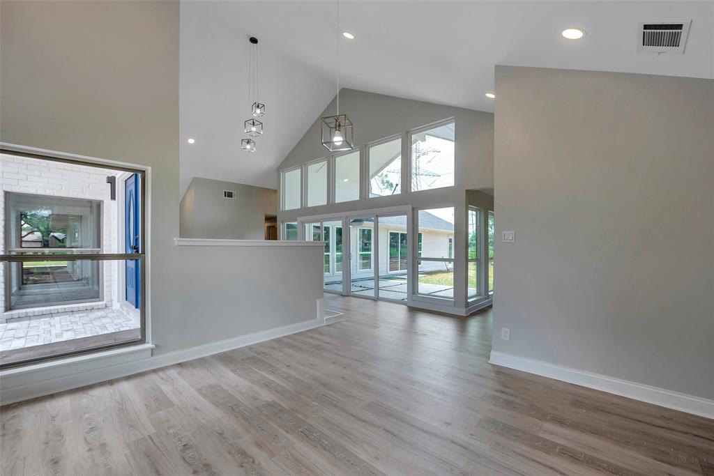 2702 Fairway Drive, Sugar Land, Texas image 7