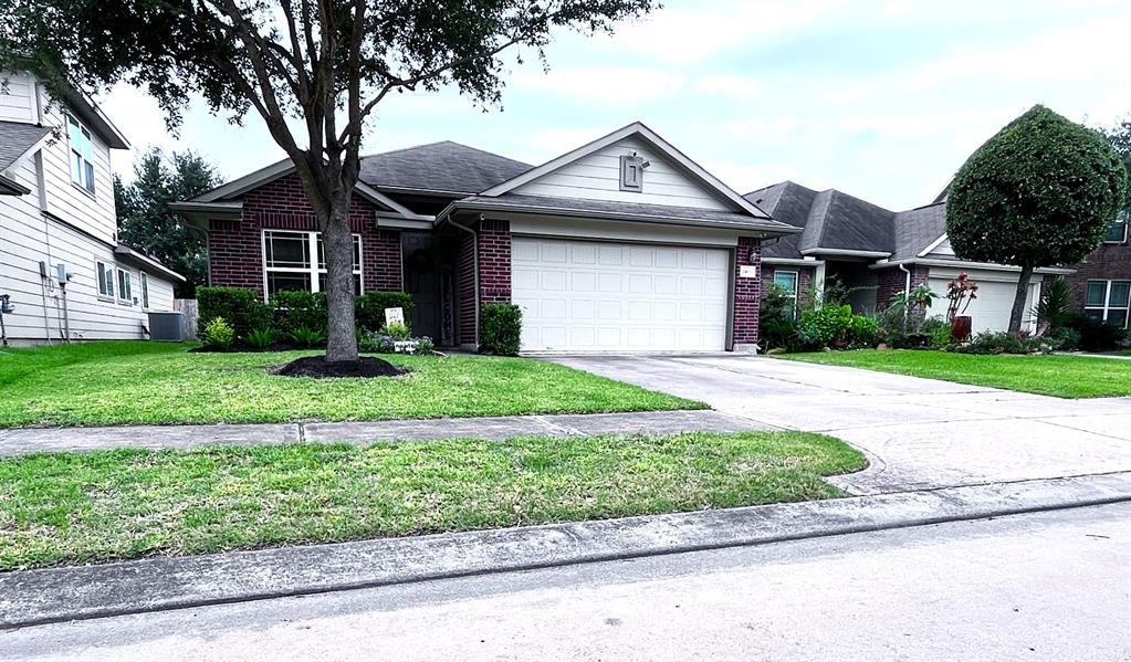 24631 Lakecrest Town Drive