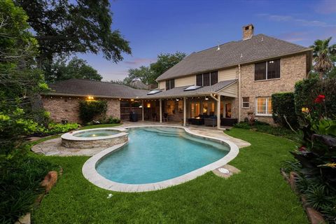 Single Family Residence in Houston TX 14818 Tumbling Falls Court 1.jpg