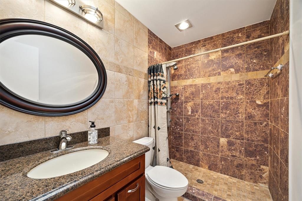 11607 Lakeside Place Drive, Houston, Texas image 16