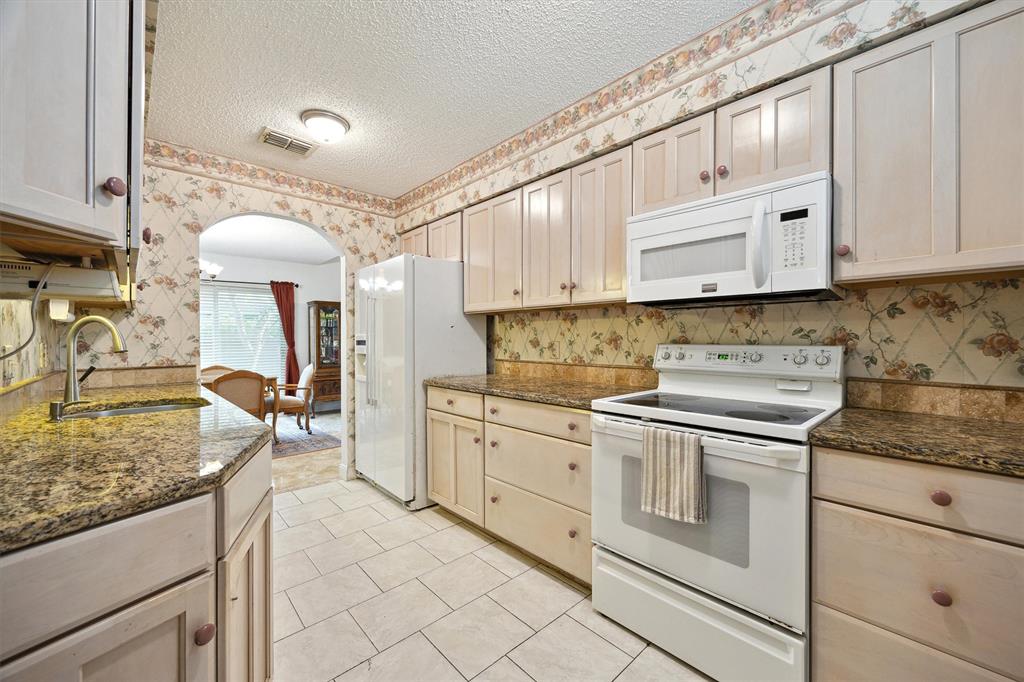 11607 Lakeside Place Drive, Houston, Texas image 9
