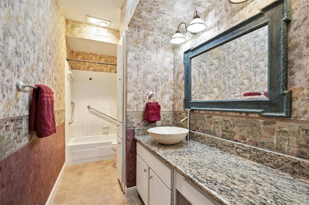 11607 Lakeside Place Drive, Houston, Texas image 14