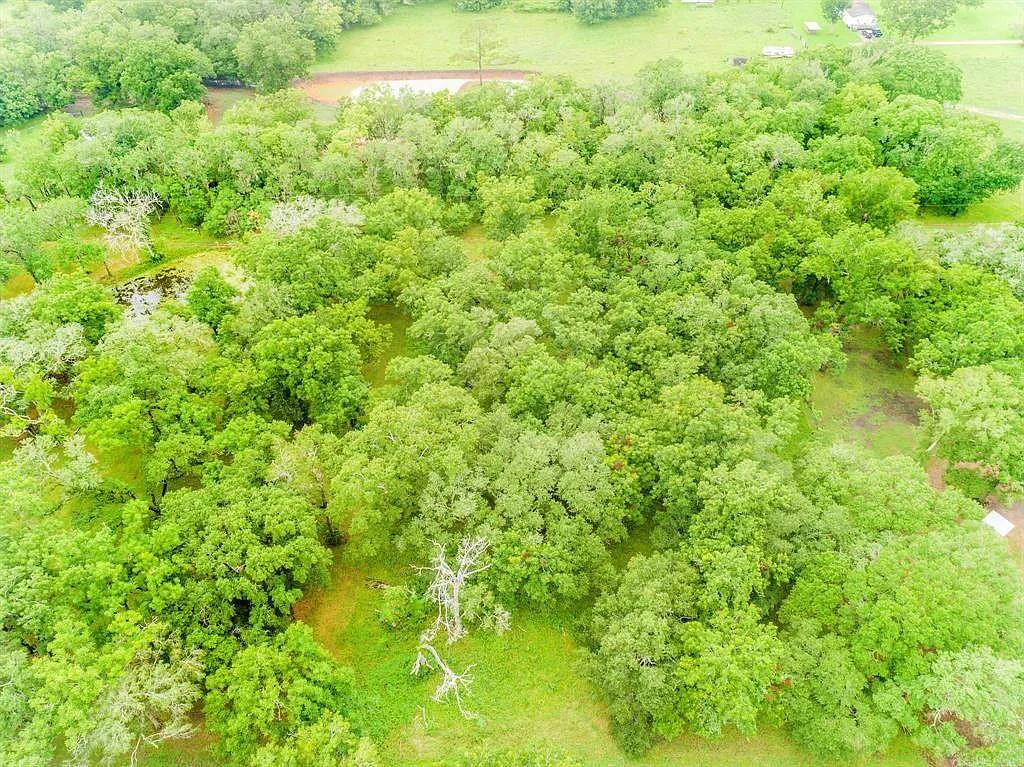 202 Jones Road, Angleton, Texas image 9