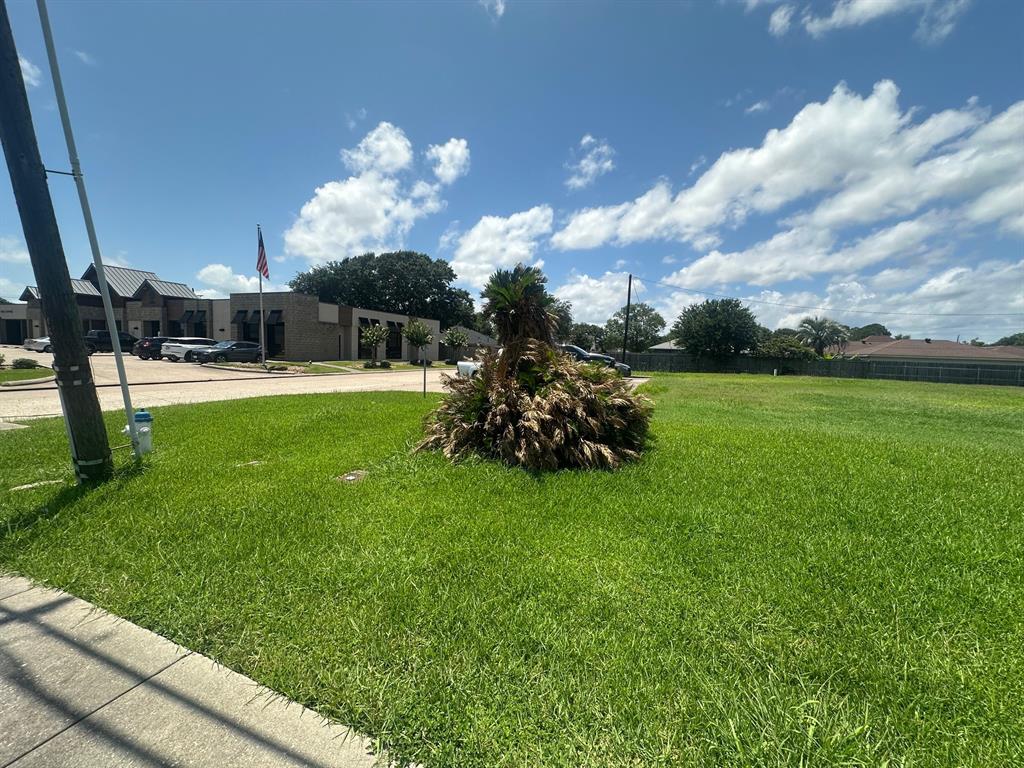 2702 Nall Street, Port Neches, Texas image 2