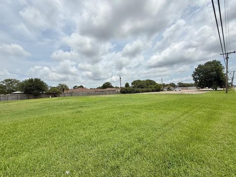 Vacant Land For Sale - 2702 Nall Street<br/> Port Neches, TX 77651
