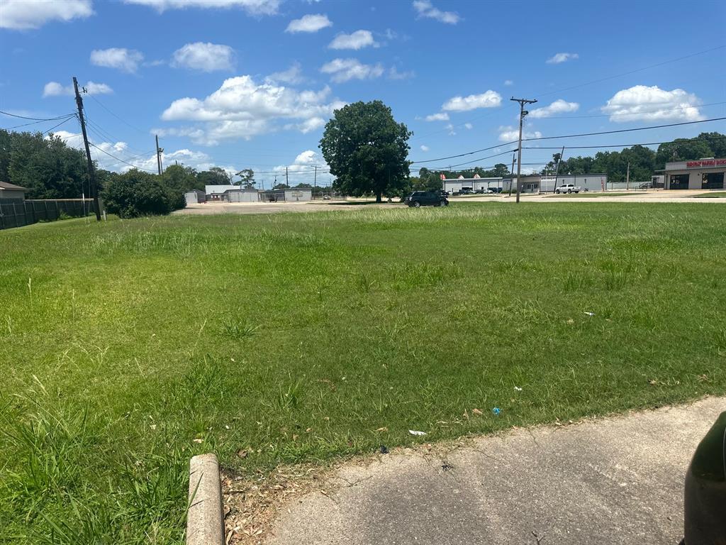 2702 Nall Street, Port Neches, Texas image 4