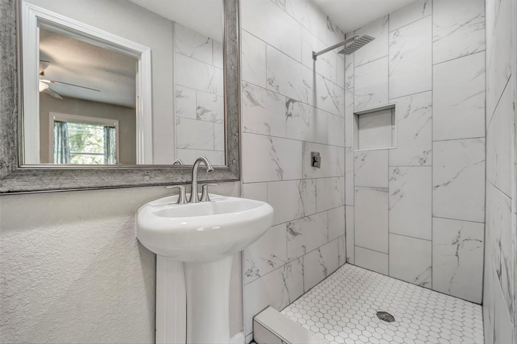 7506 Bluebonnet Street, Pearland, Texas image 18