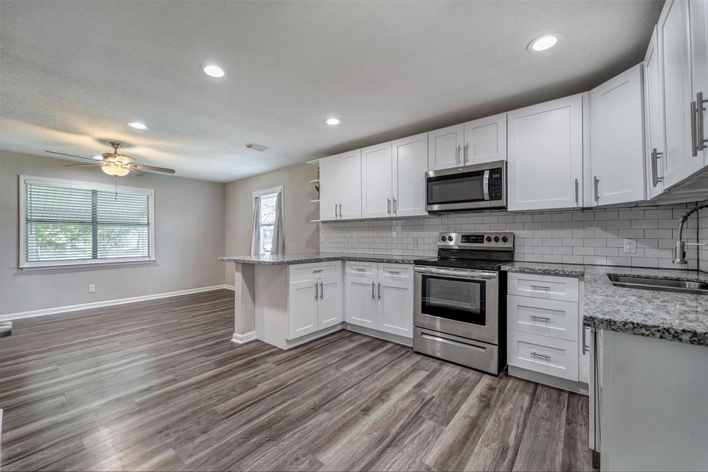 7506 Bluebonnet Street, Pearland, Texas image 9