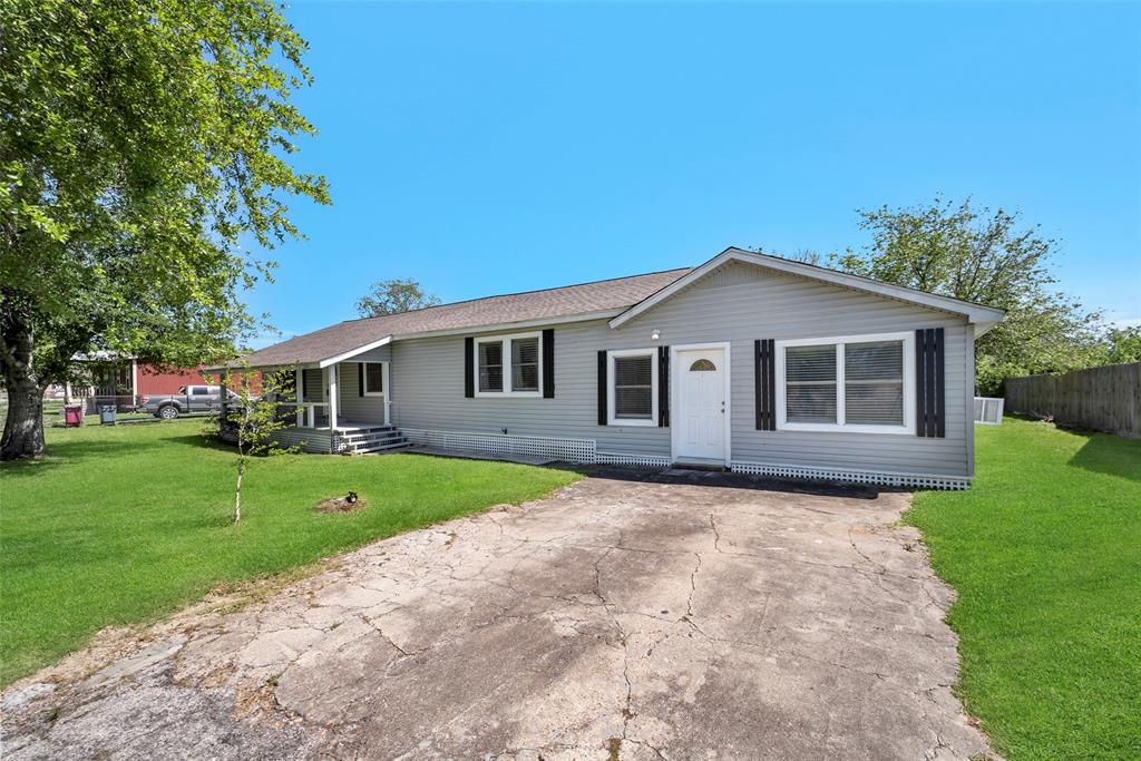 7506 Bluebonnet Street, Pearland, Texas image 2