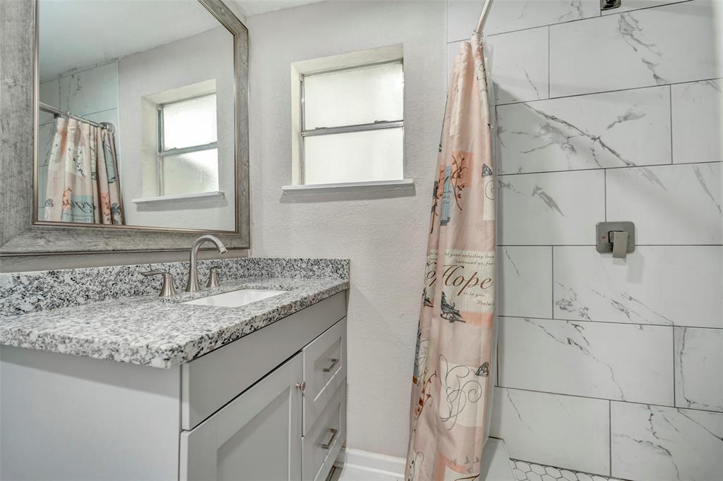 7506 Bluebonnet Street, Pearland, Texas image 28
