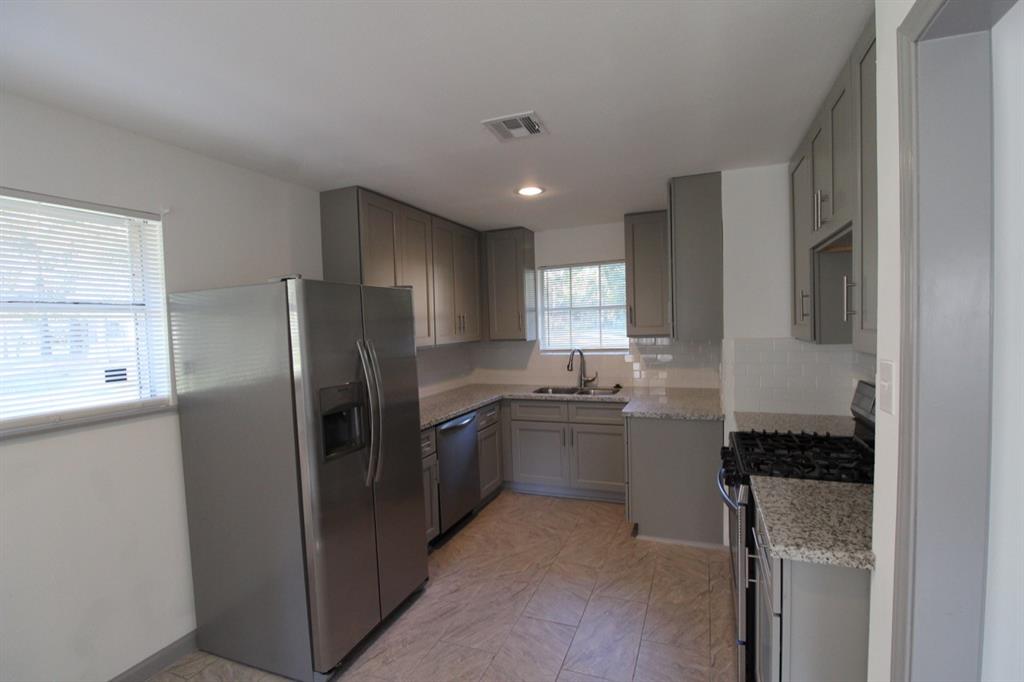 10615 Twin Oak Drive, Conroe, Texas image 3