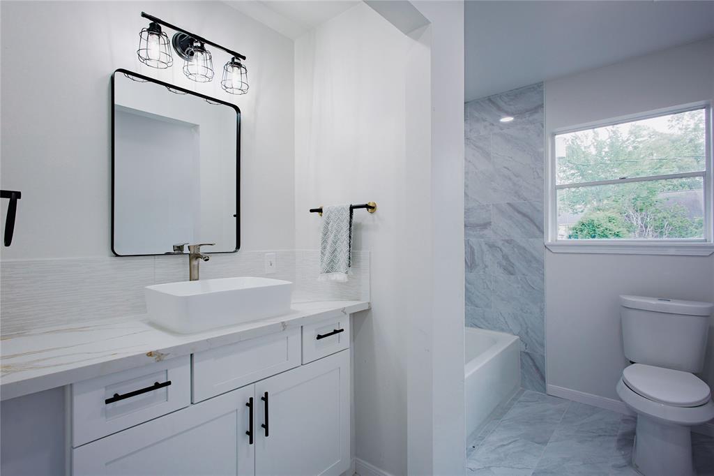 1719 Wagon Gap Trail, Houston, Texas image 37