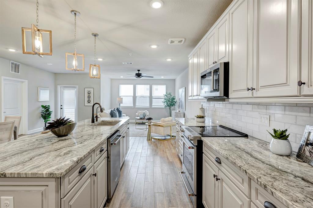 6804 Westview Drive #2206, Houston, Texas image 6