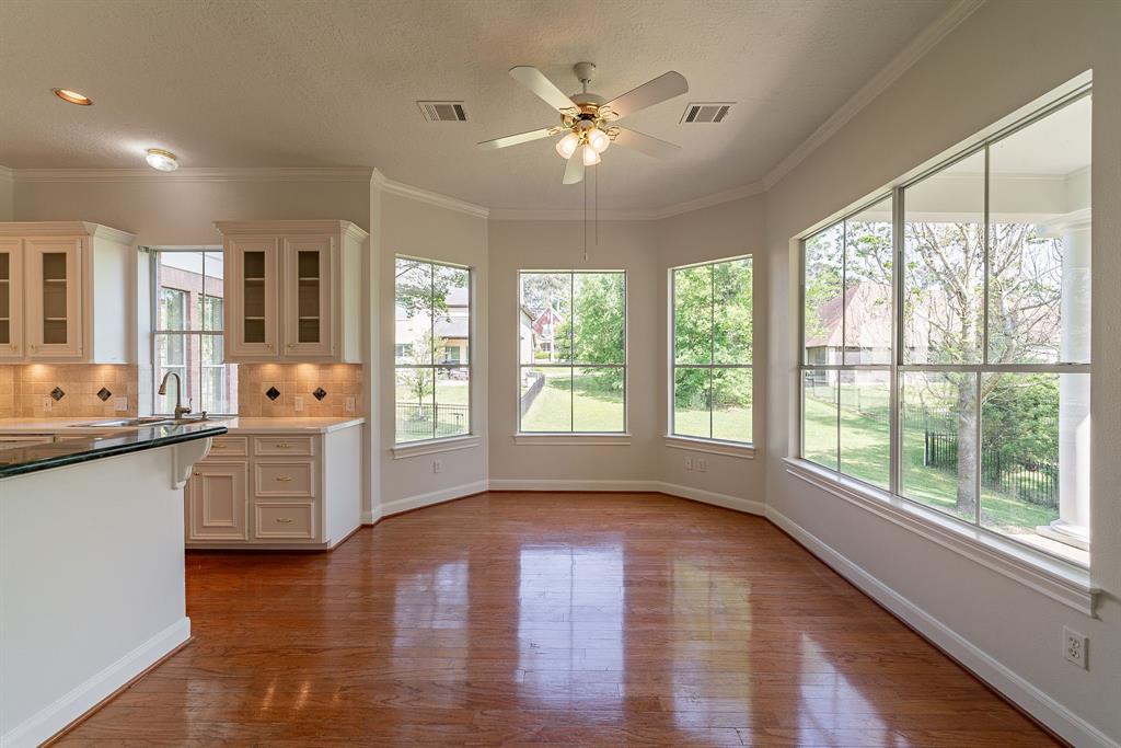 302 Woodside Lane