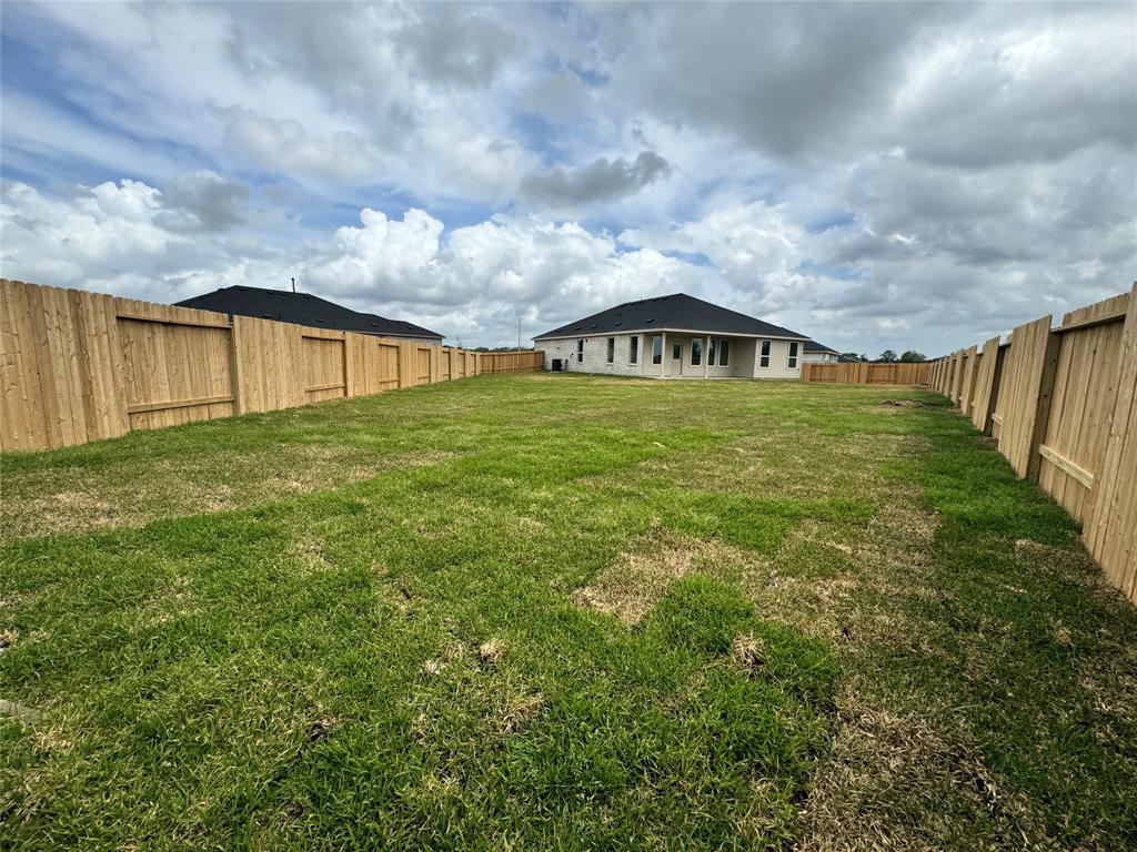 400 Emma Street, Angleton, Texas image 2