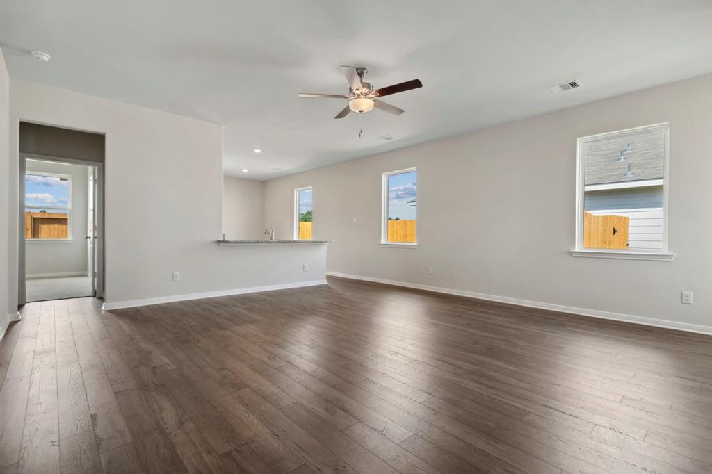 16437 Blossom Grove Drive, Conroe, Texas image 2