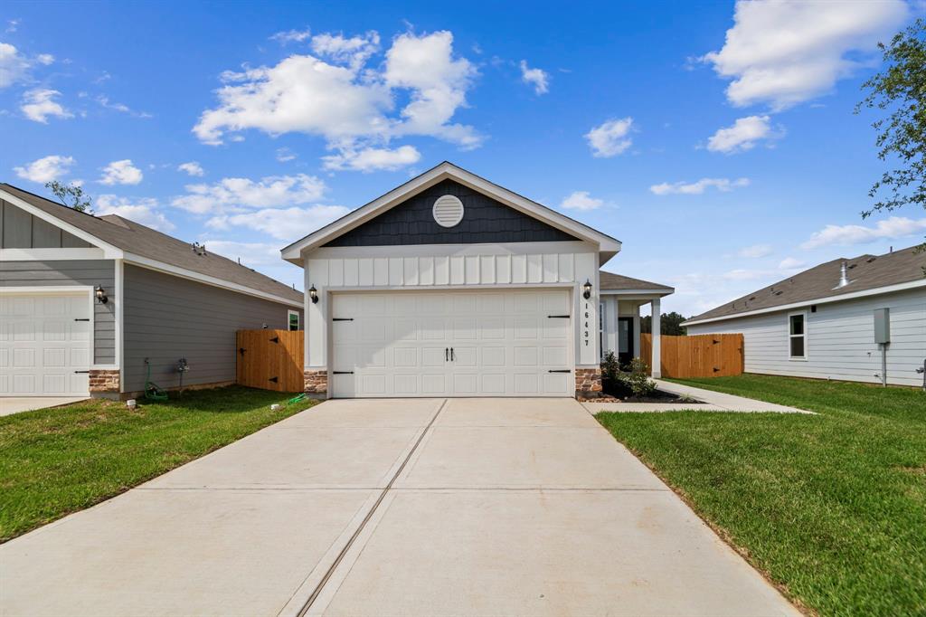 16437 Blossom Grove Drive, Conroe, Texas image 1