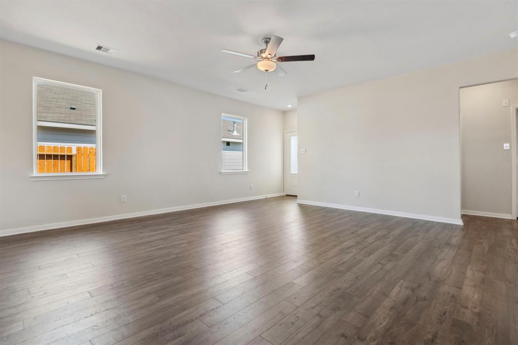 16437 Blossom Grove Drive, Conroe, Texas image 3