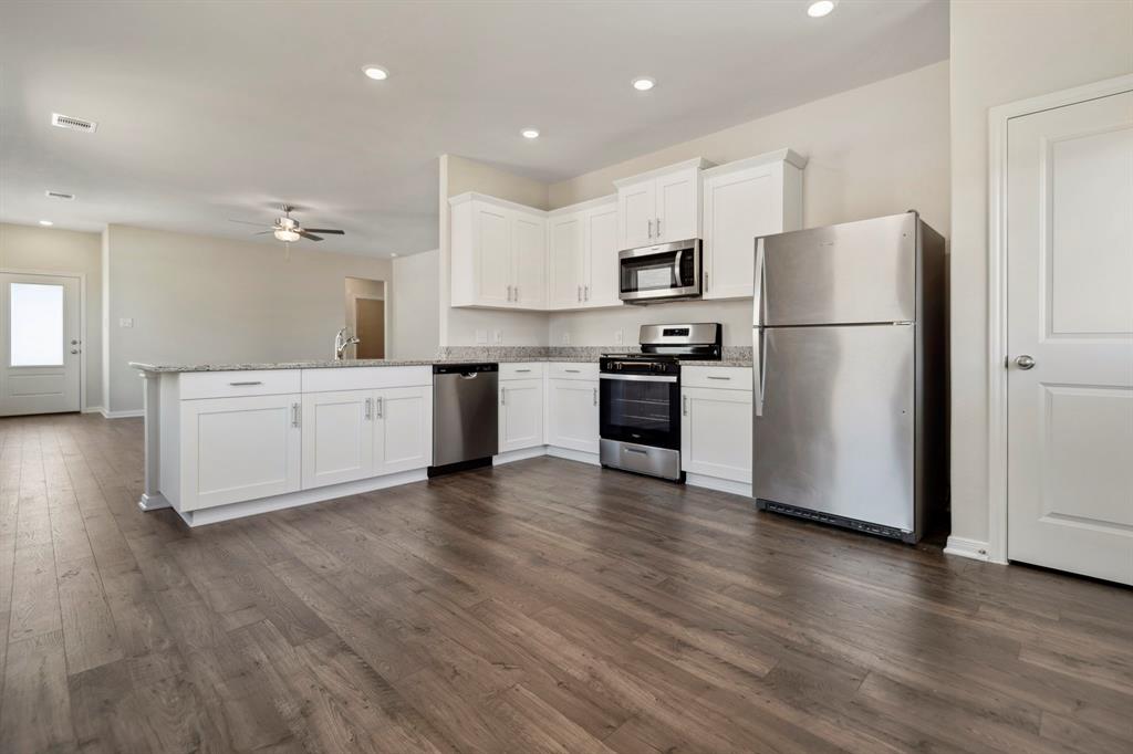 16437 Blossom Grove Drive, Conroe, Texas image 4