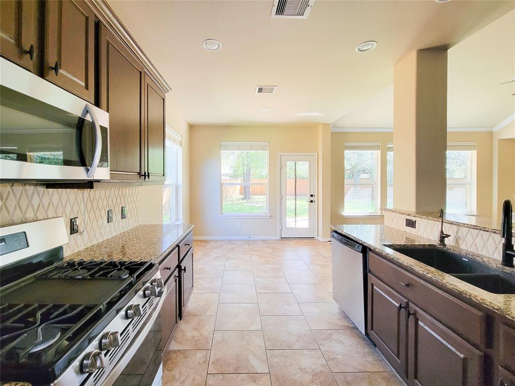 35 Prairie Falcon Place, Spring, Texas image 8