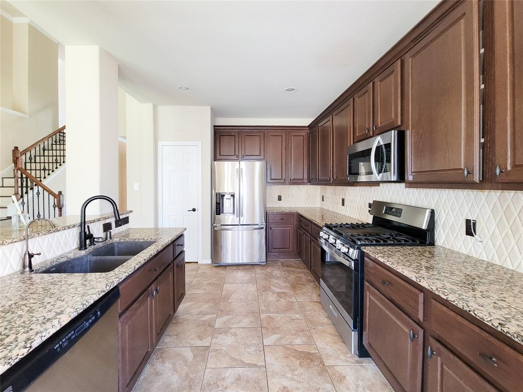 35 Prairie Falcon Place, Spring, Texas image 6