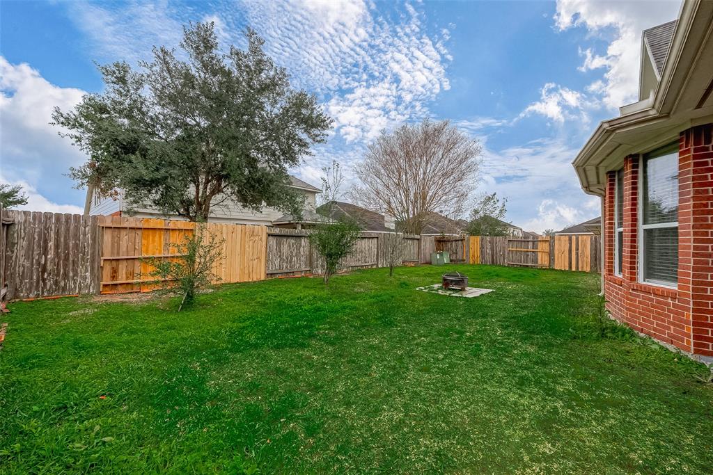 7610 Waterlilly Lane, Pearland, Texas image 10
