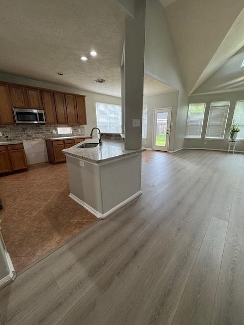 7610 Waterlilly Lane, Pearland, Texas image 13