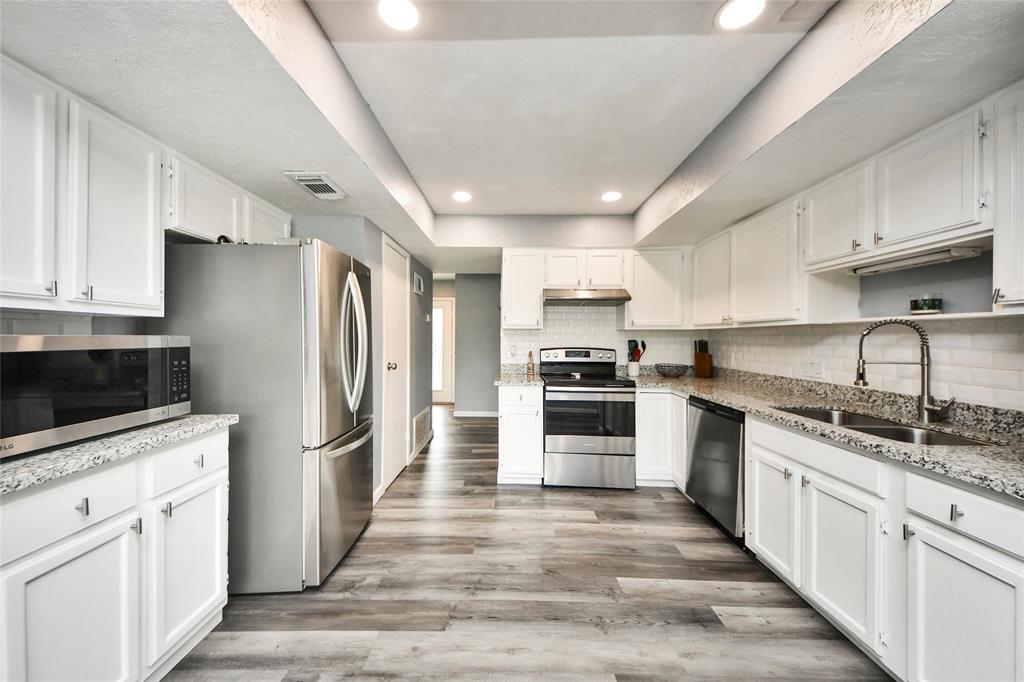 14219 Cypress View Drive, Cypress, Texas image 3