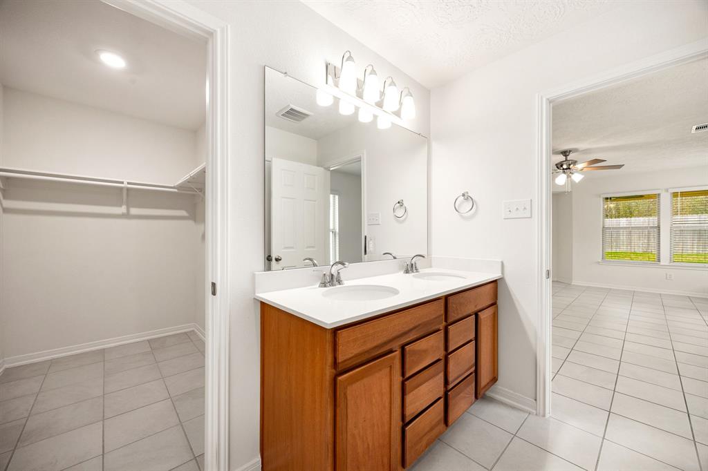 539 Broken Boulder Street, Magnolia, Texas image 10