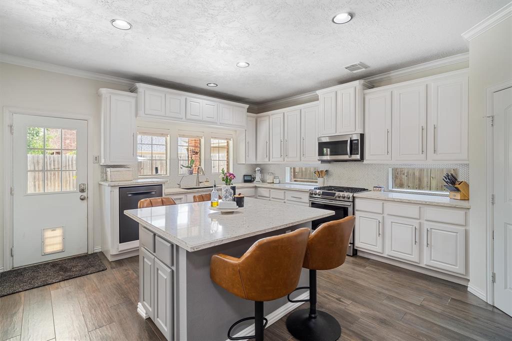 112 Grand Creek Drive, League City, Texas image 12