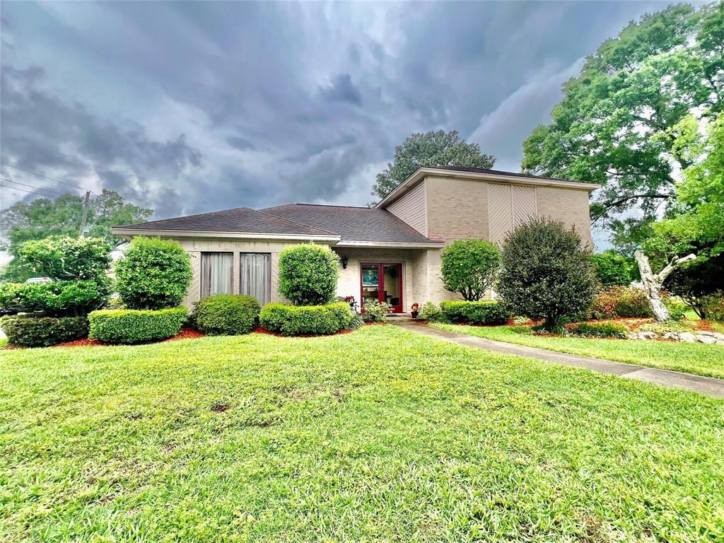 101 Forest Drive, Liberty, Texas image 1