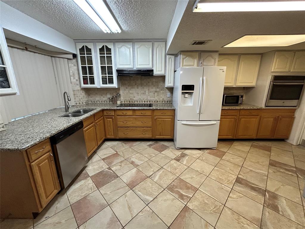 3614 Drawbridge Drive, Humble, Texas image 8