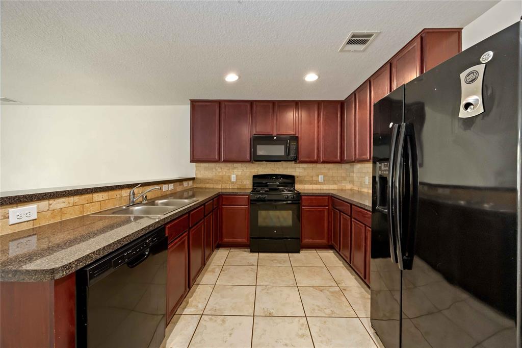 9939 Chimney Swift Lane, Conroe, Texas image 5