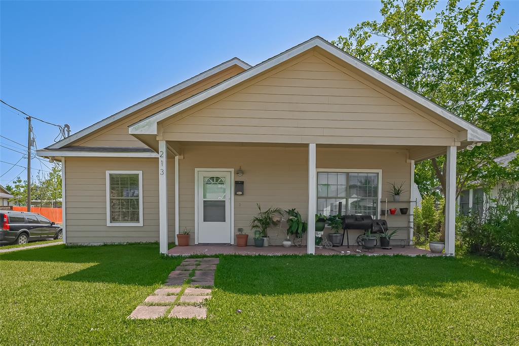 213 W Murrill Street, Baytown, Texas image 1