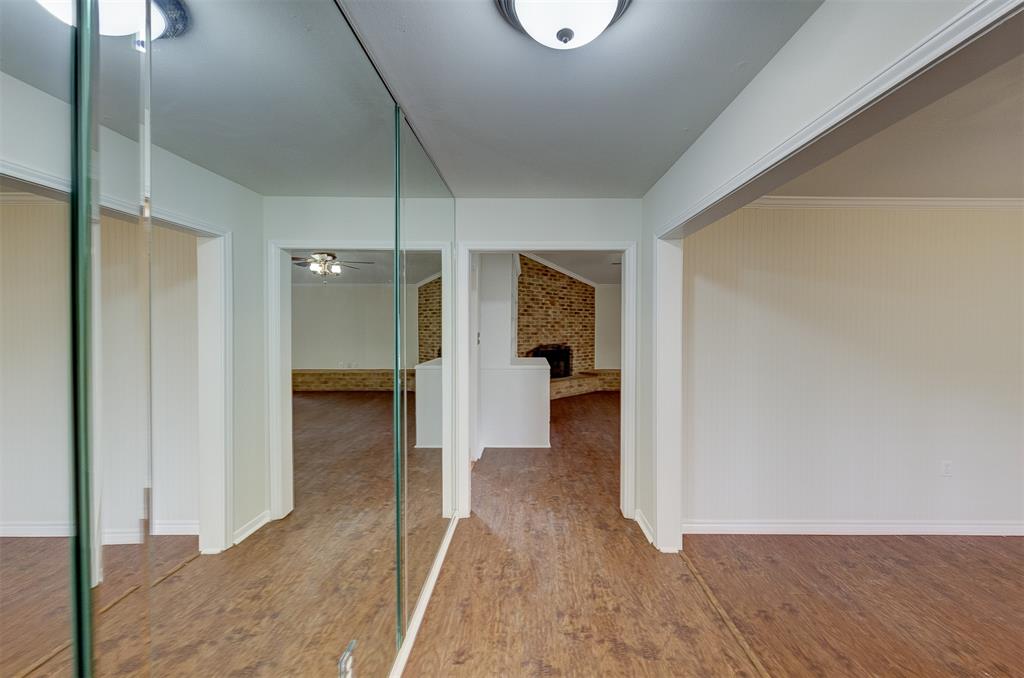 111 Sleepy Hollow Drive, Lake Jackson, Texas image 4