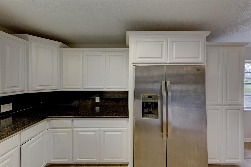 111 Sleepy Hollow Drive, Lake Jackson, Texas image 17