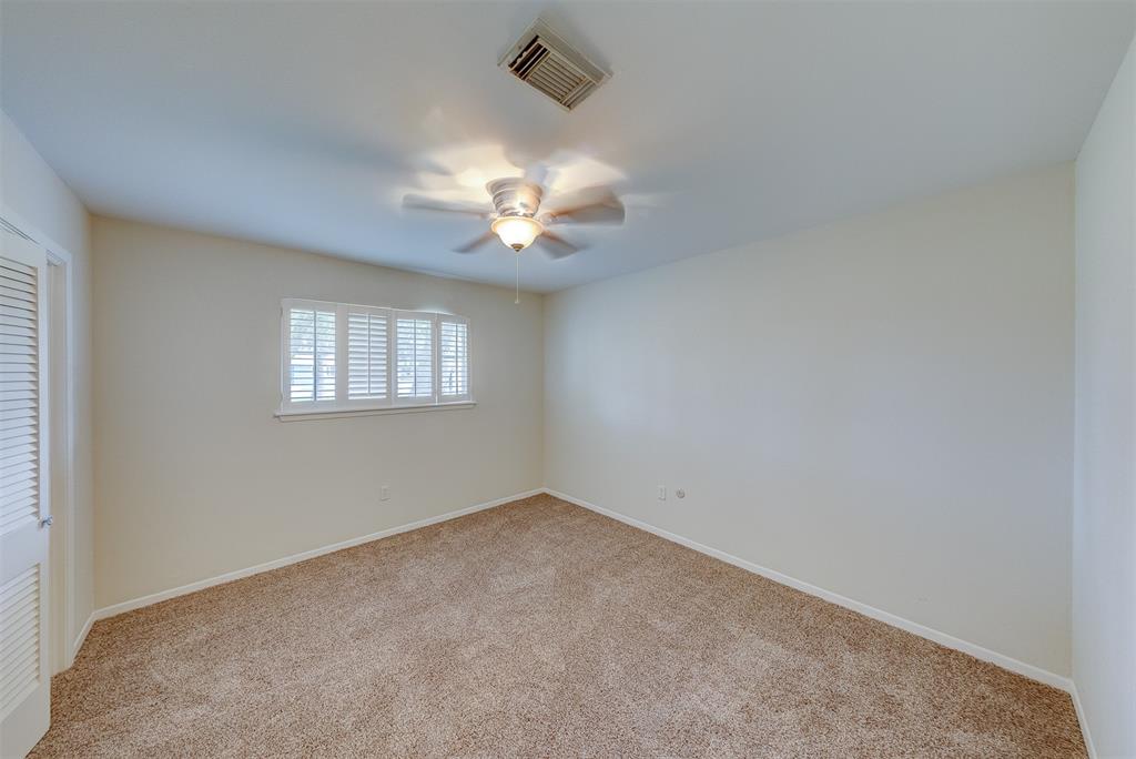 111 Sleepy Hollow Drive, Lake Jackson, Texas image 31