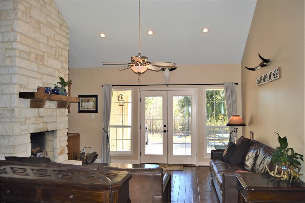 1814 Oakdale Loop, Livingston, Texas image 13